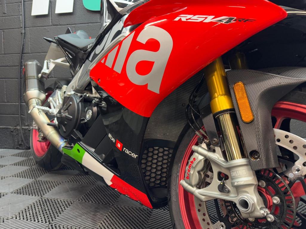 APRILIA RSV4