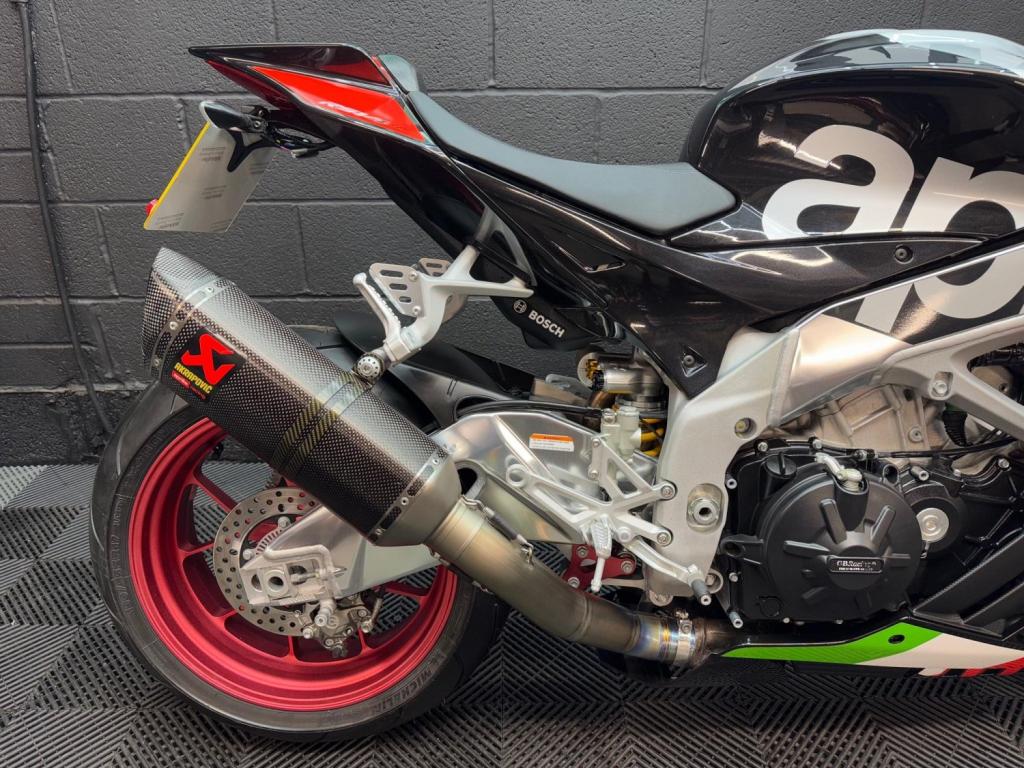 APRILIA RSV4