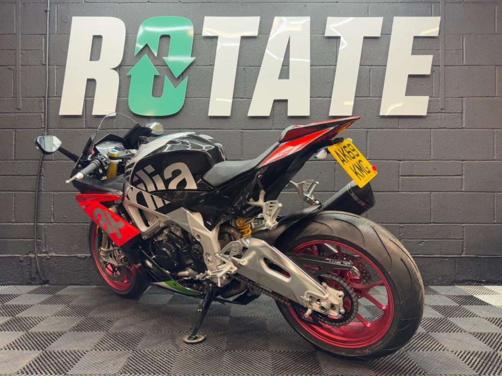APRILIA RSV4