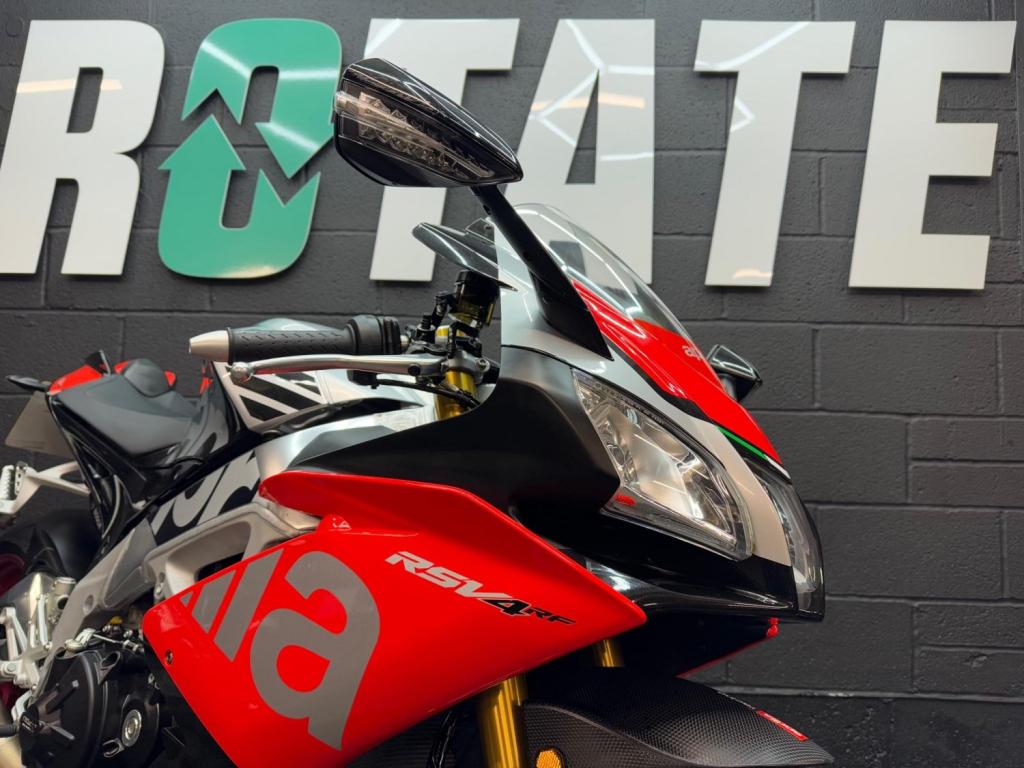 APRILIA RSV4
