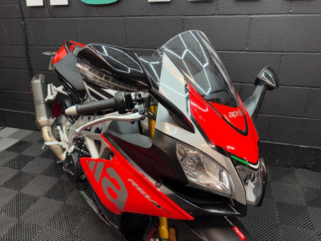APRILIA RSV4