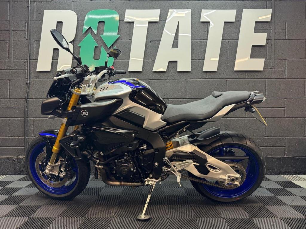 YAMAHA MT-10