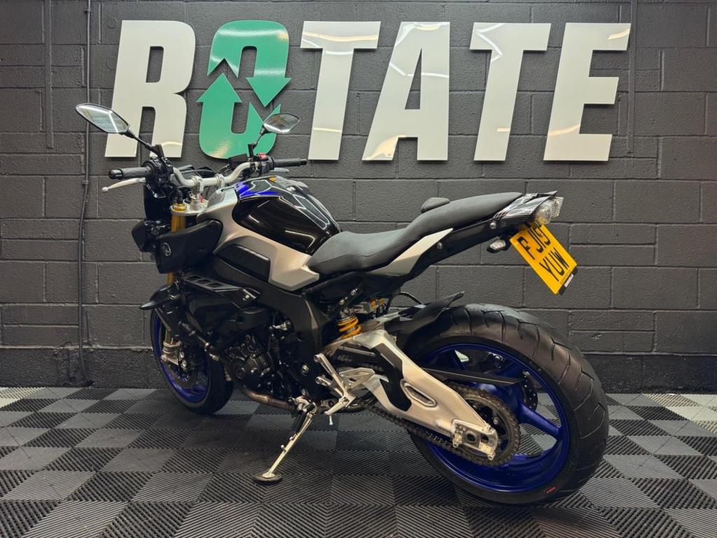 YAMAHA MT-10