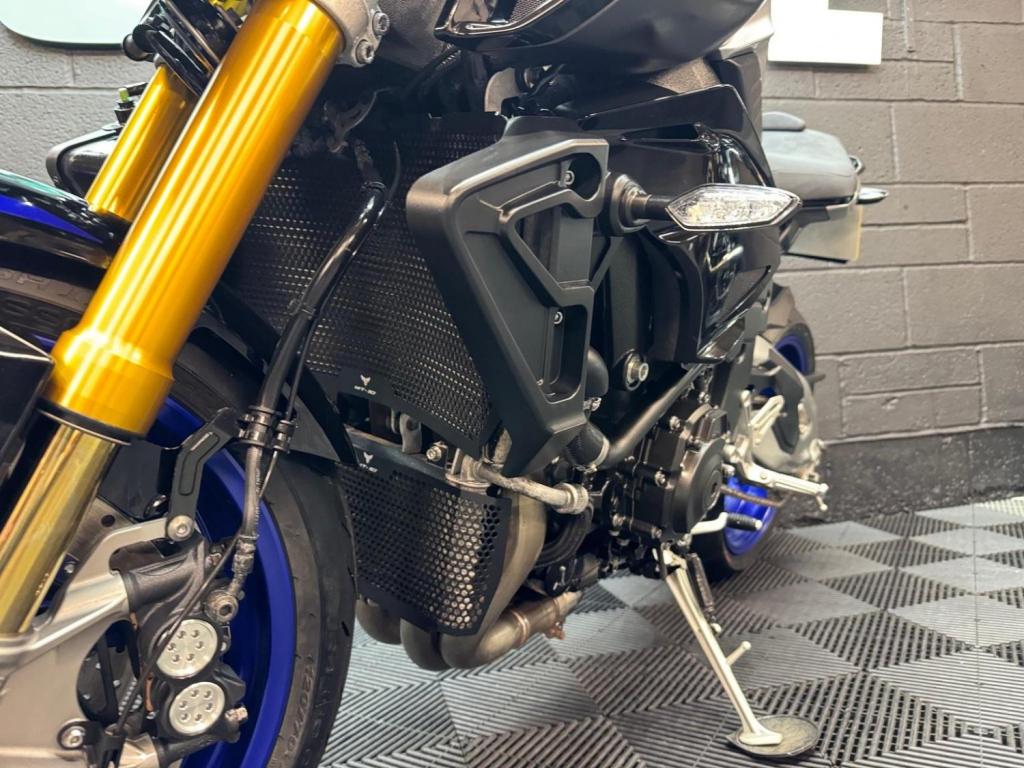 YAMAHA MT-10