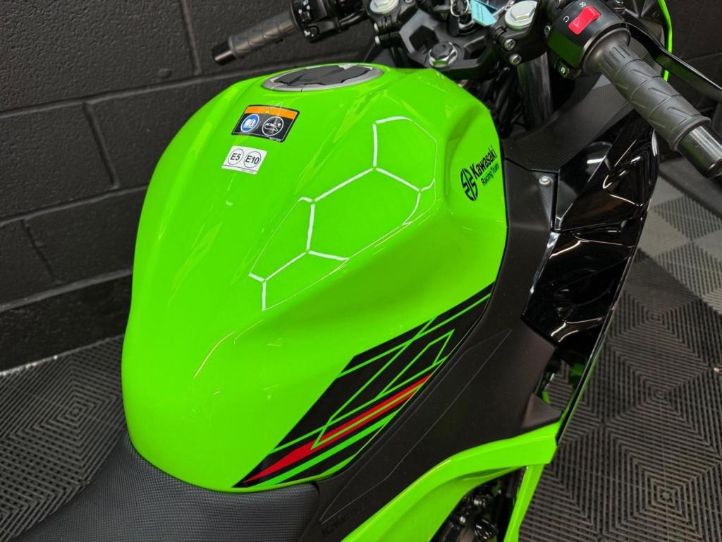 KAWASAKI Ninja 400