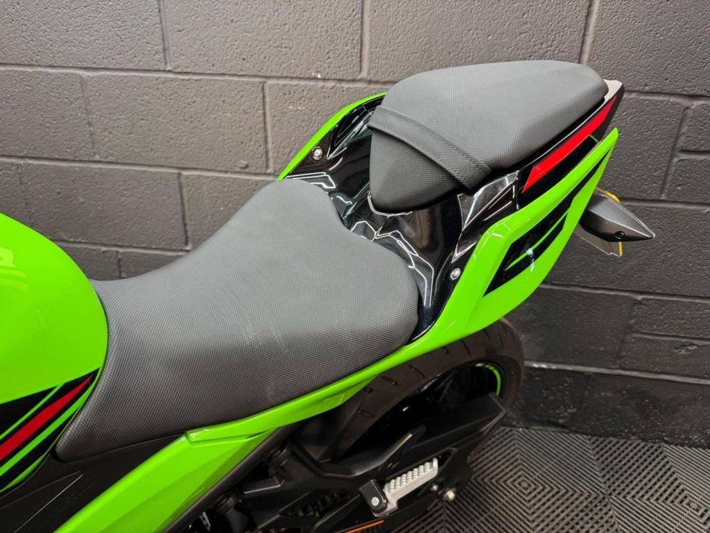 KAWASAKI Ninja 400