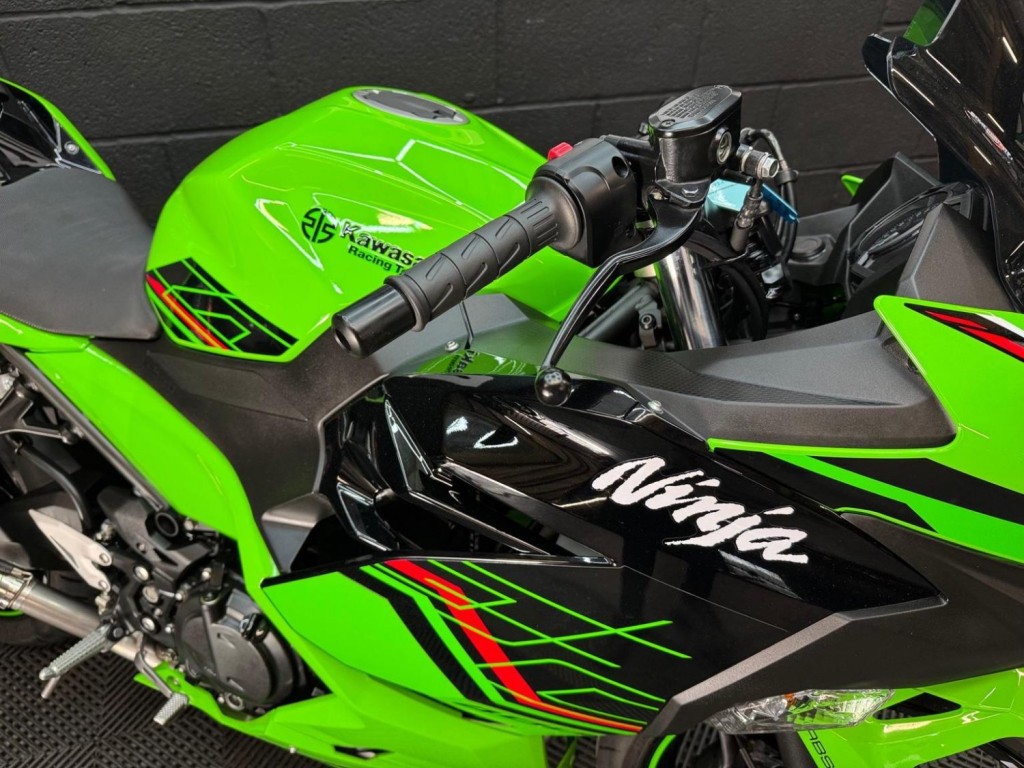 KAWASAKI Ninja 400