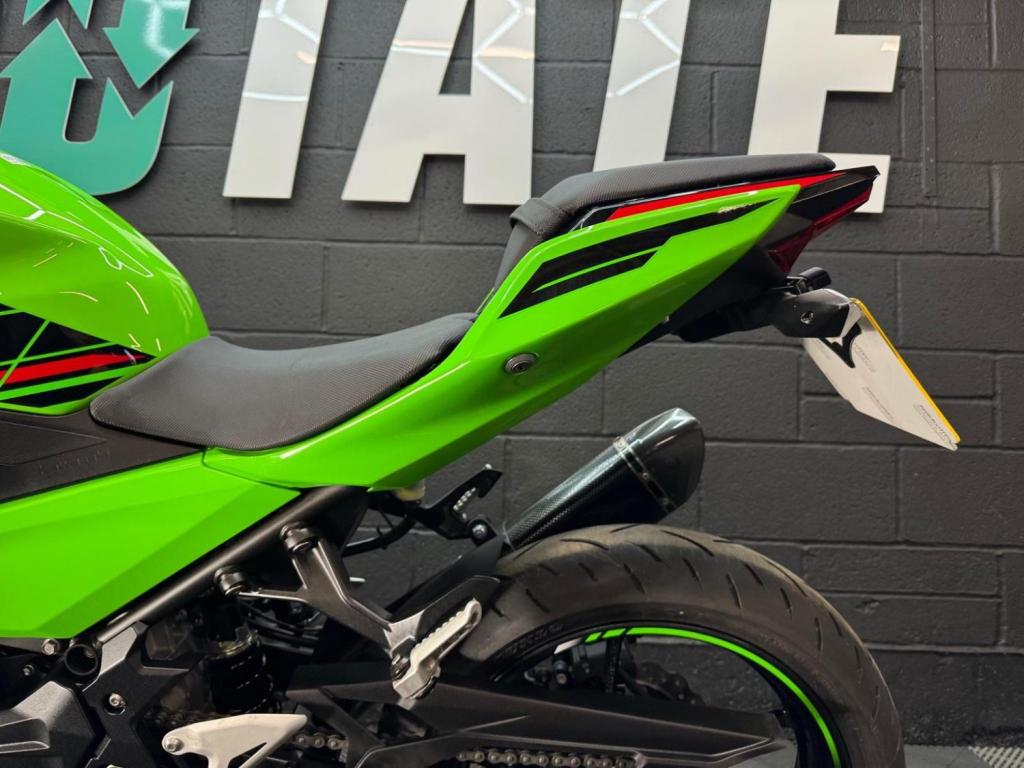 KAWASAKI Ninja 400