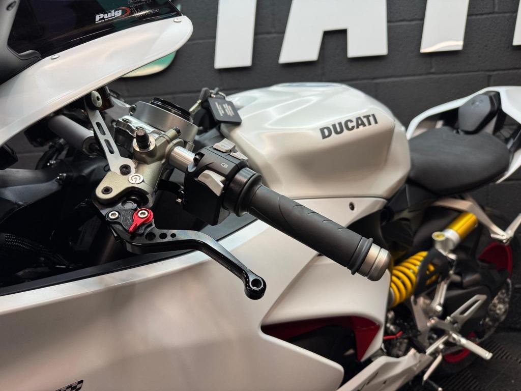 DUCATI PANIGALE V2