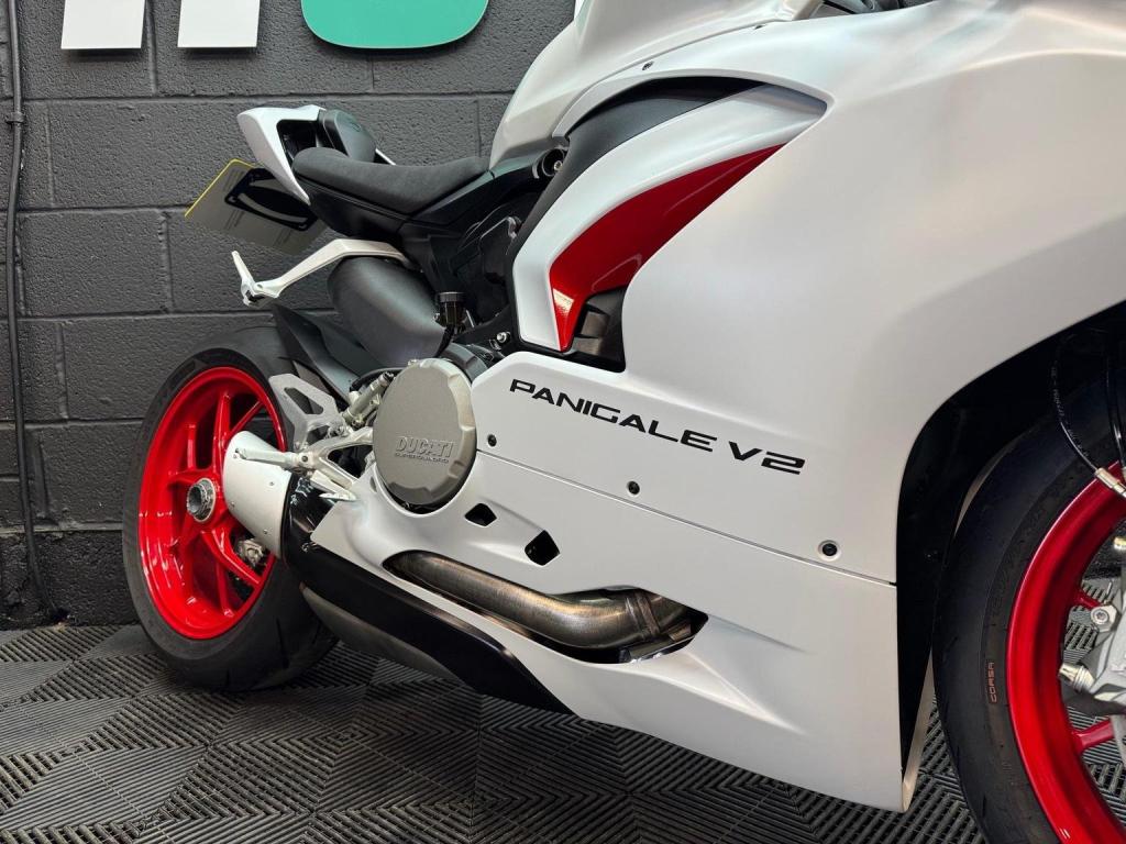 DUCATI PANIGALE V2