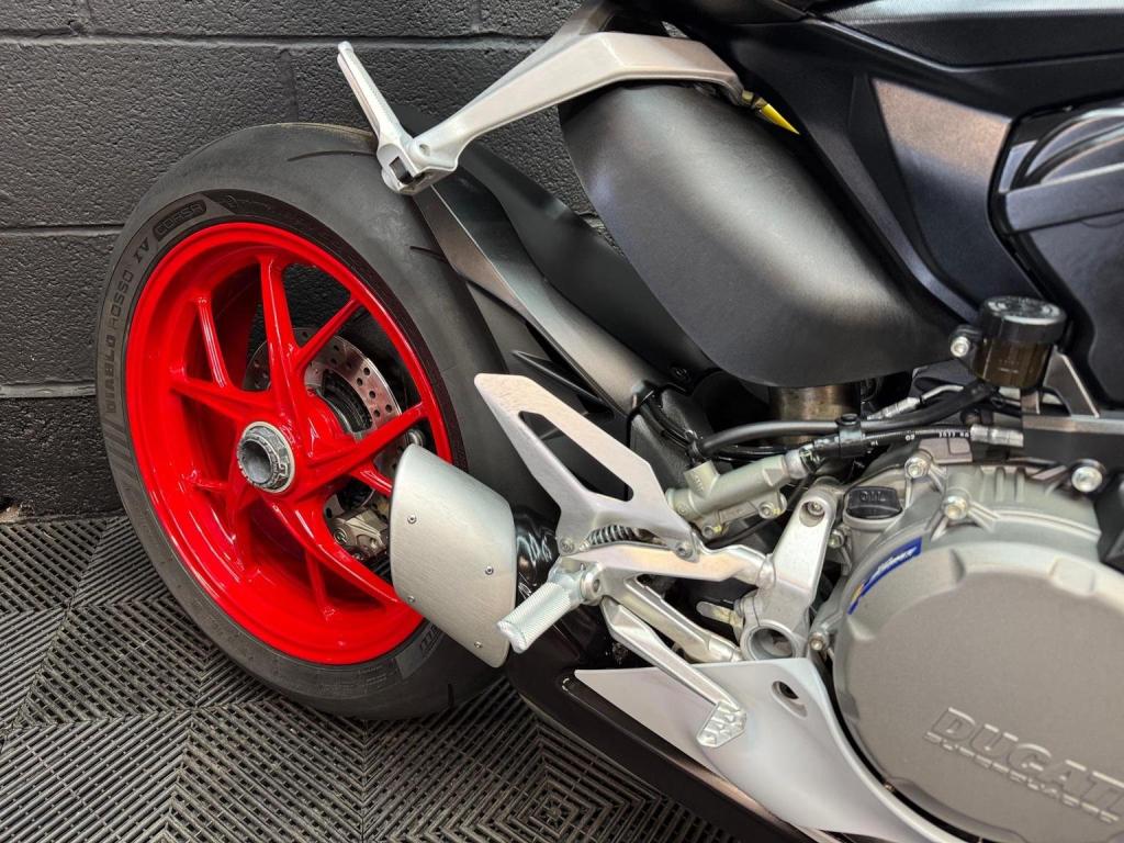 DUCATI PANIGALE V2