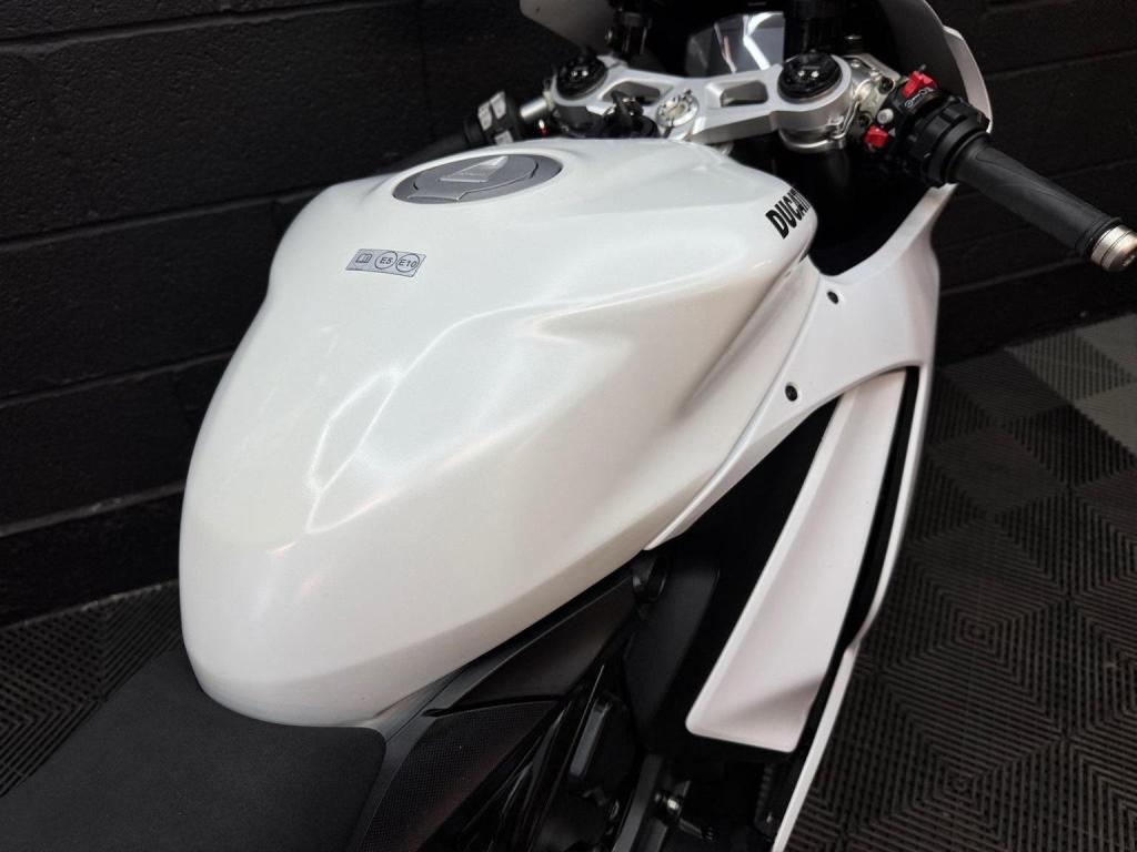 DUCATI PANIGALE V2