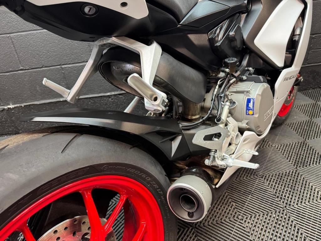 DUCATI PANIGALE V2