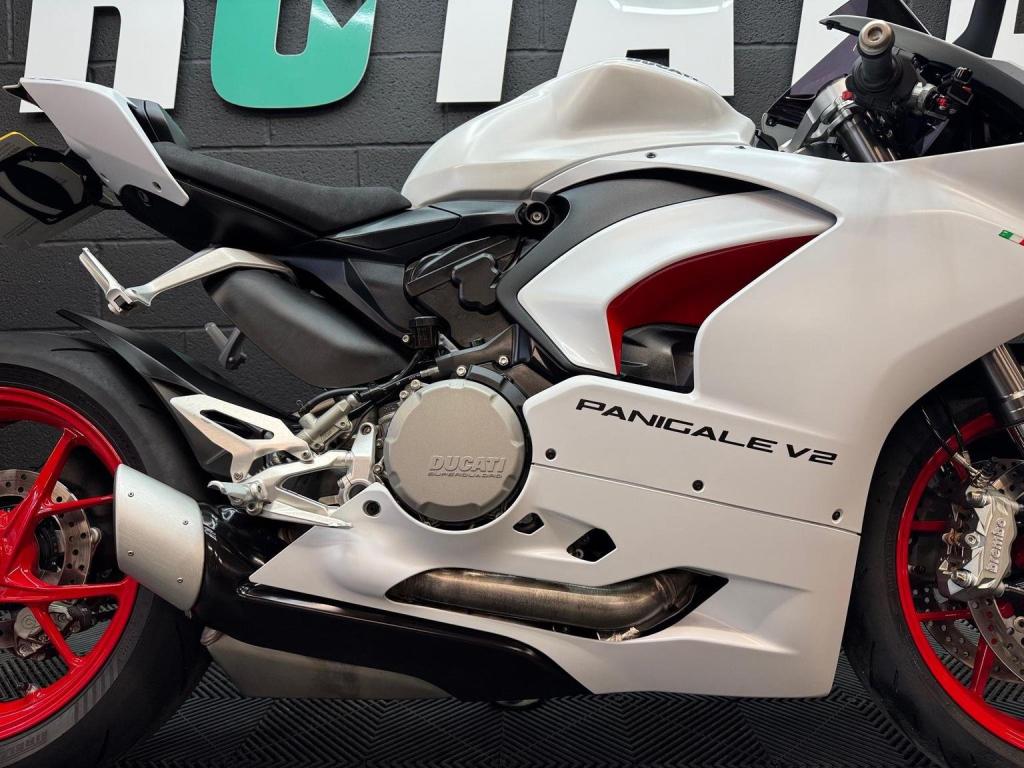 DUCATI PANIGALE V2