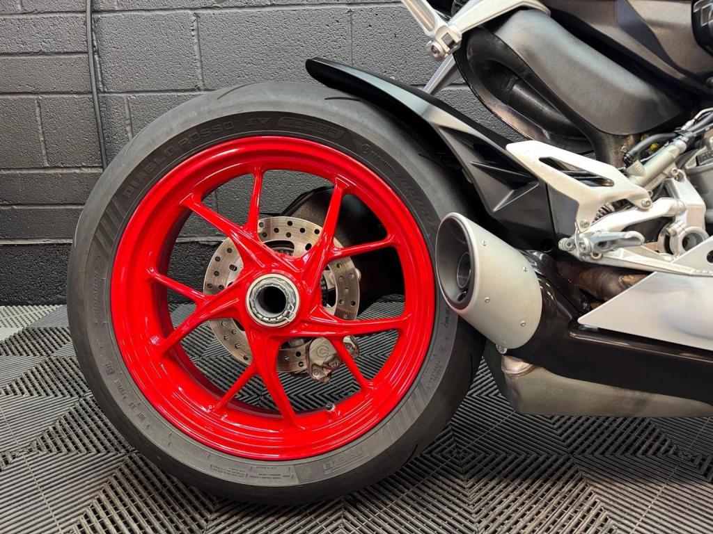 DUCATI PANIGALE V2