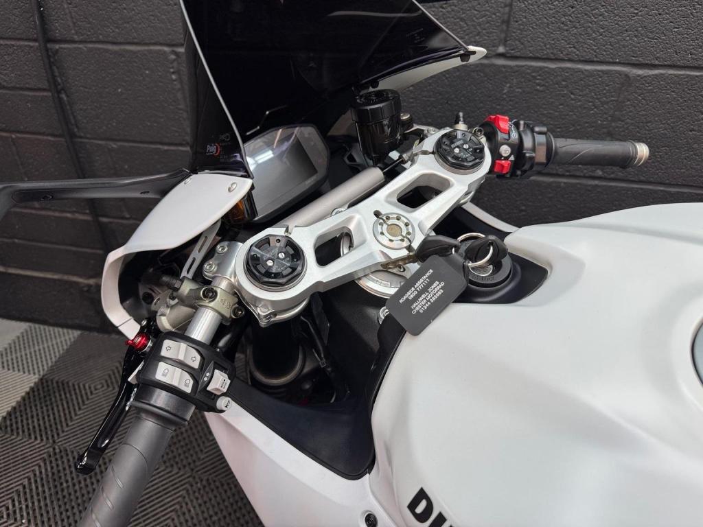 DUCATI PANIGALE V2