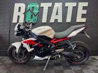 TRIUMPH STREET TRIPLE 675