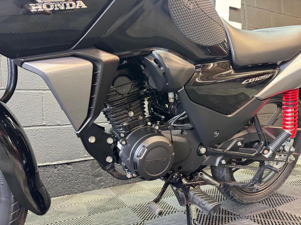 HONDA CB125F