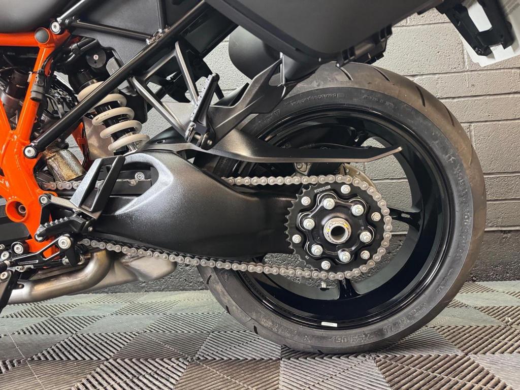 KTM 1290 SUPER DUKE GT