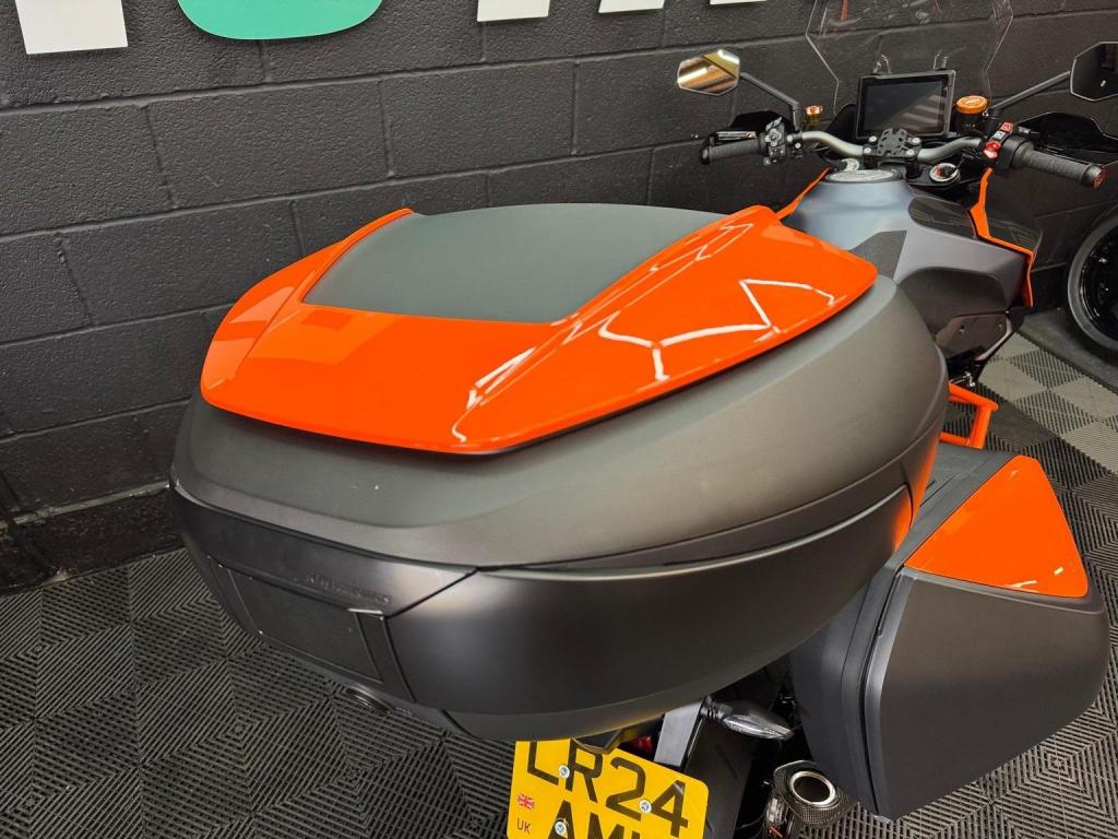 KTM 1290 SUPER DUKE GT