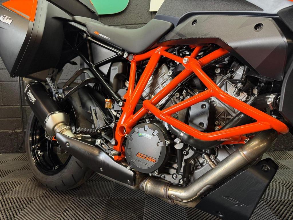 KTM 1290 SUPER DUKE GT
