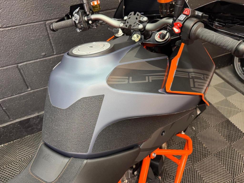 KTM 1290 SUPER DUKE GT