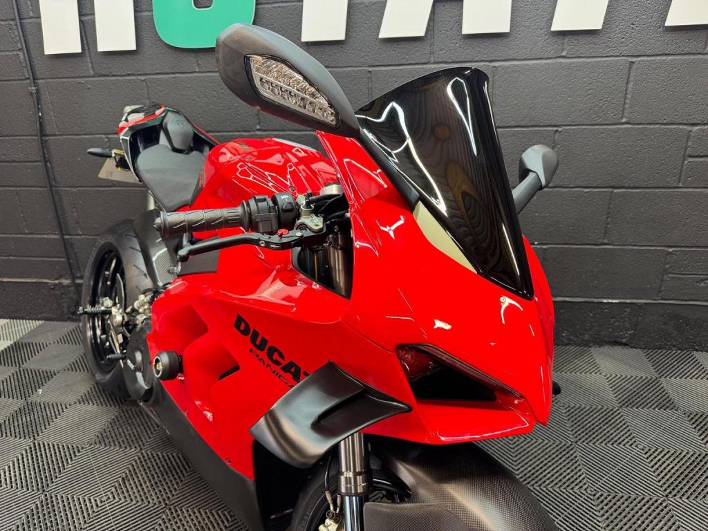 DUCATI Panigale V4