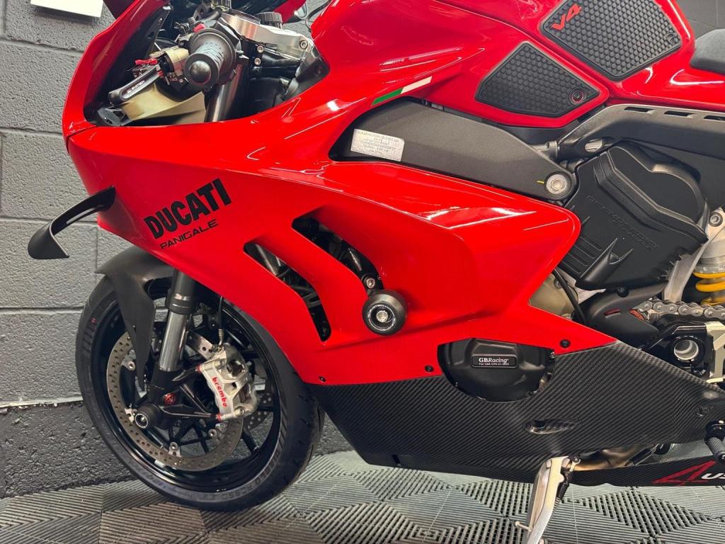 DUCATI Panigale V4