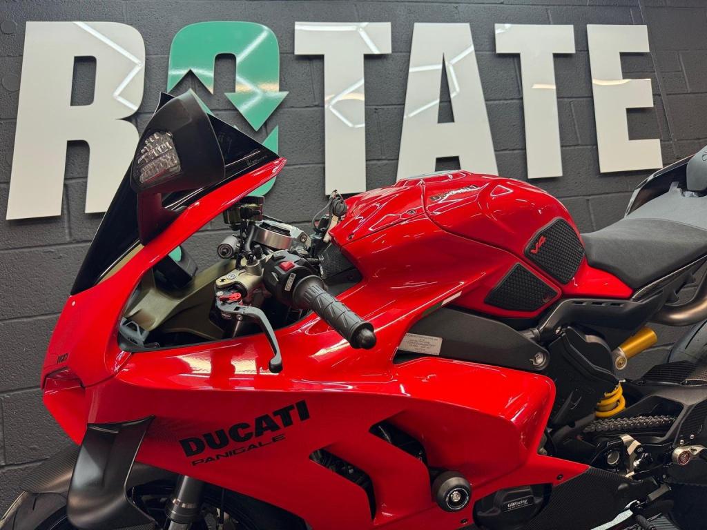 DUCATI Panigale V4