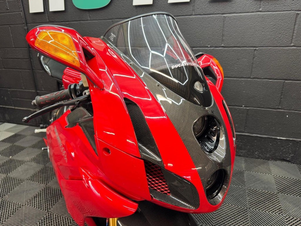 DUCATI 999