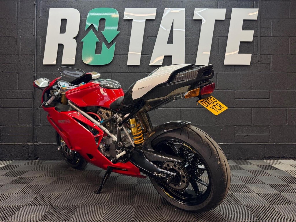 DUCATI 999
