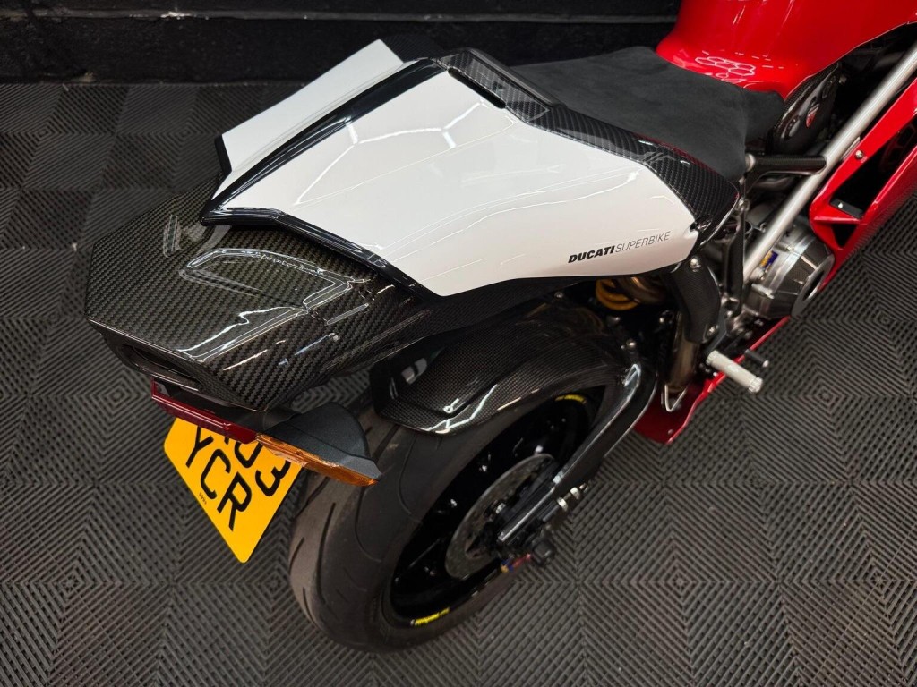DUCATI 999