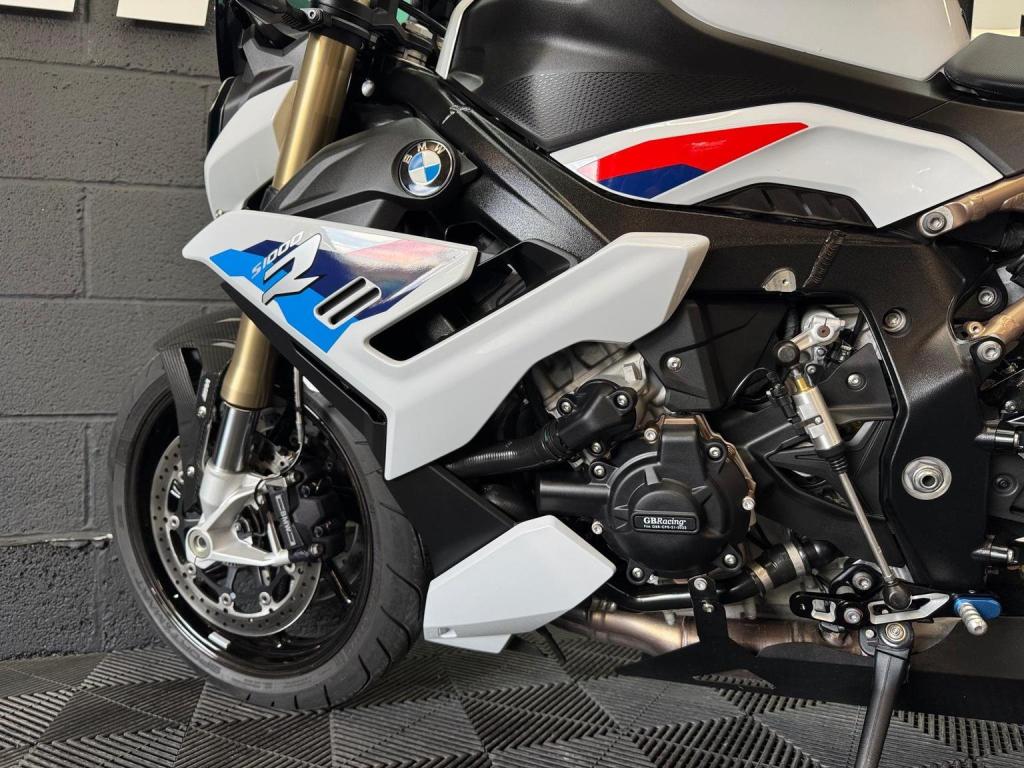 BMW S1000R