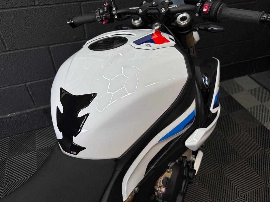 BMW S1000R