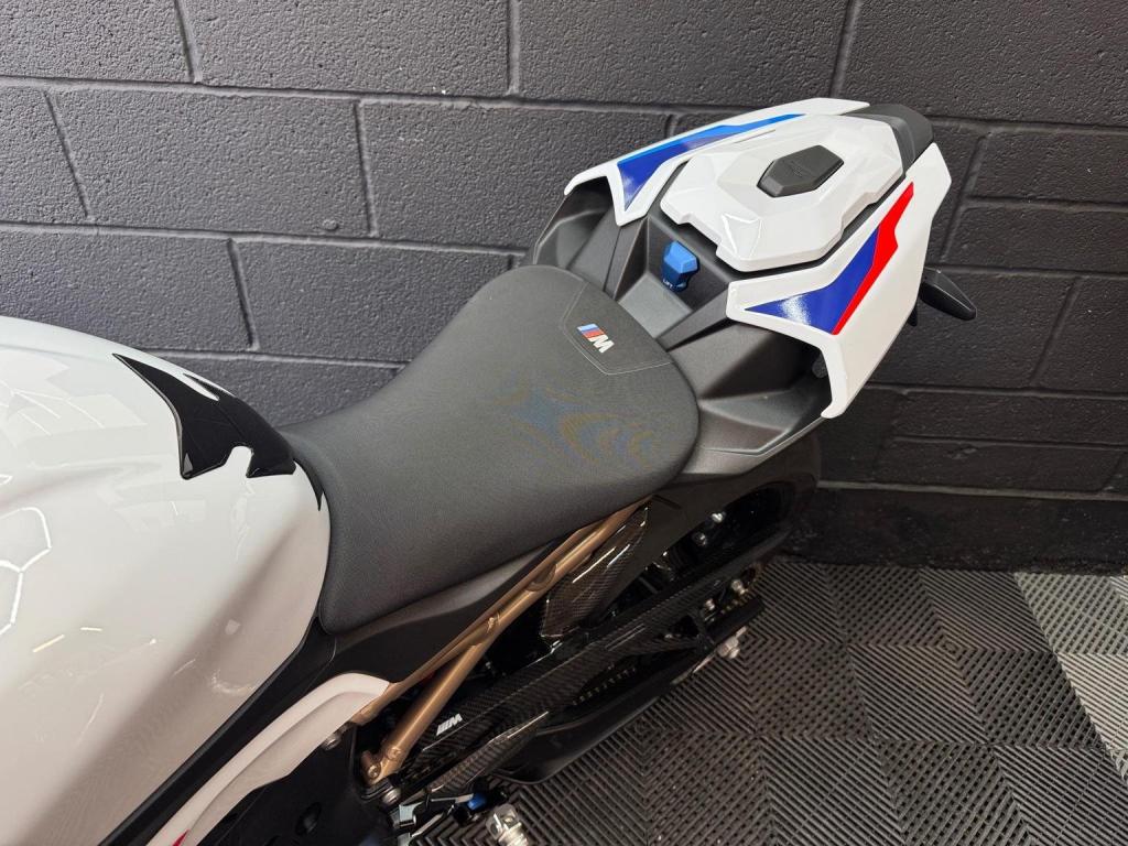 BMW S1000R