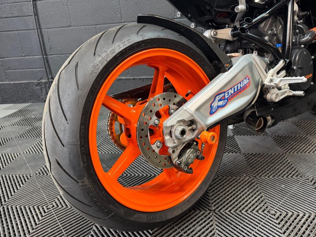 KTM RC8