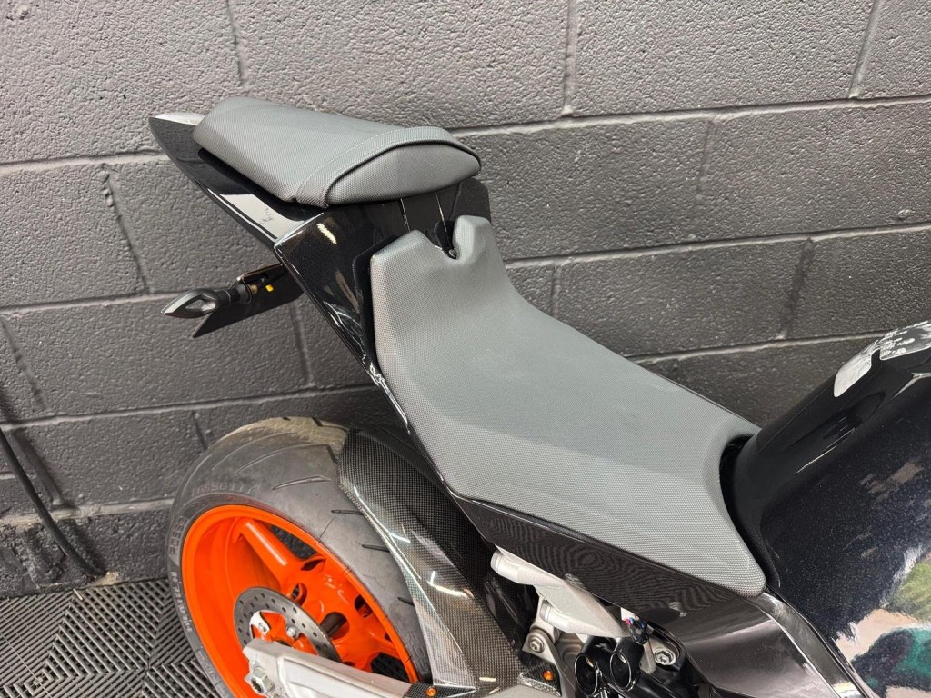 KTM RC8