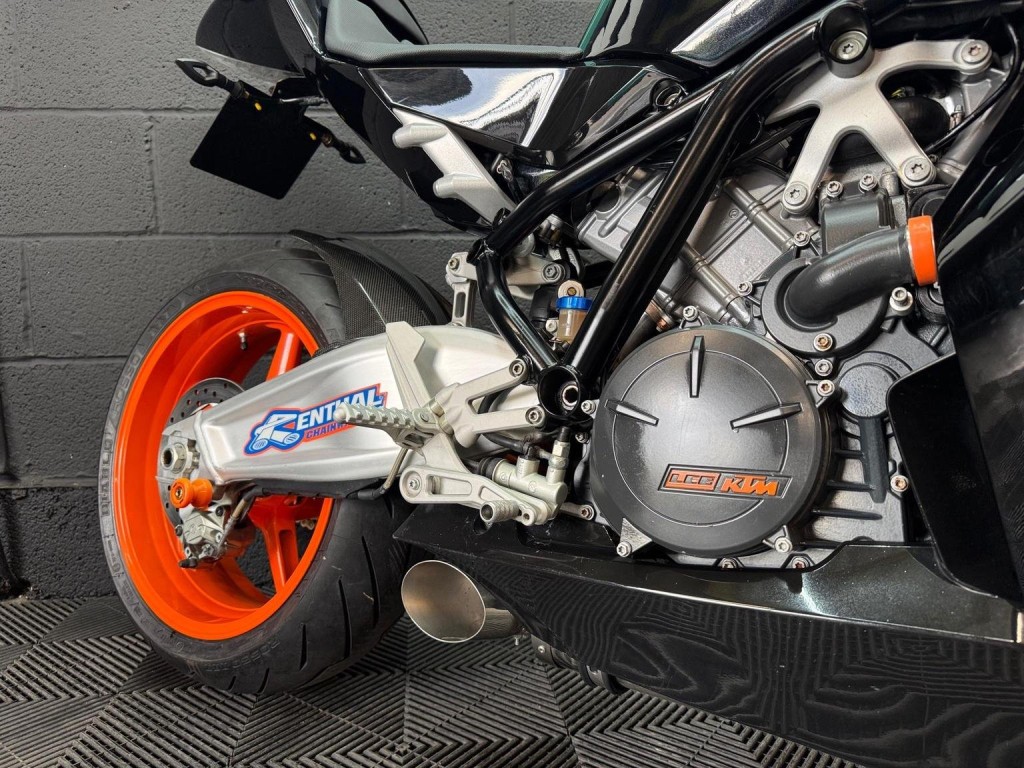 KTM RC8