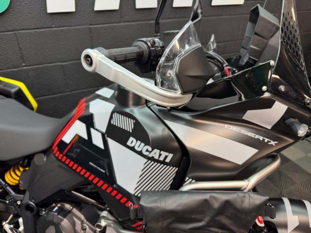 DUCATI 