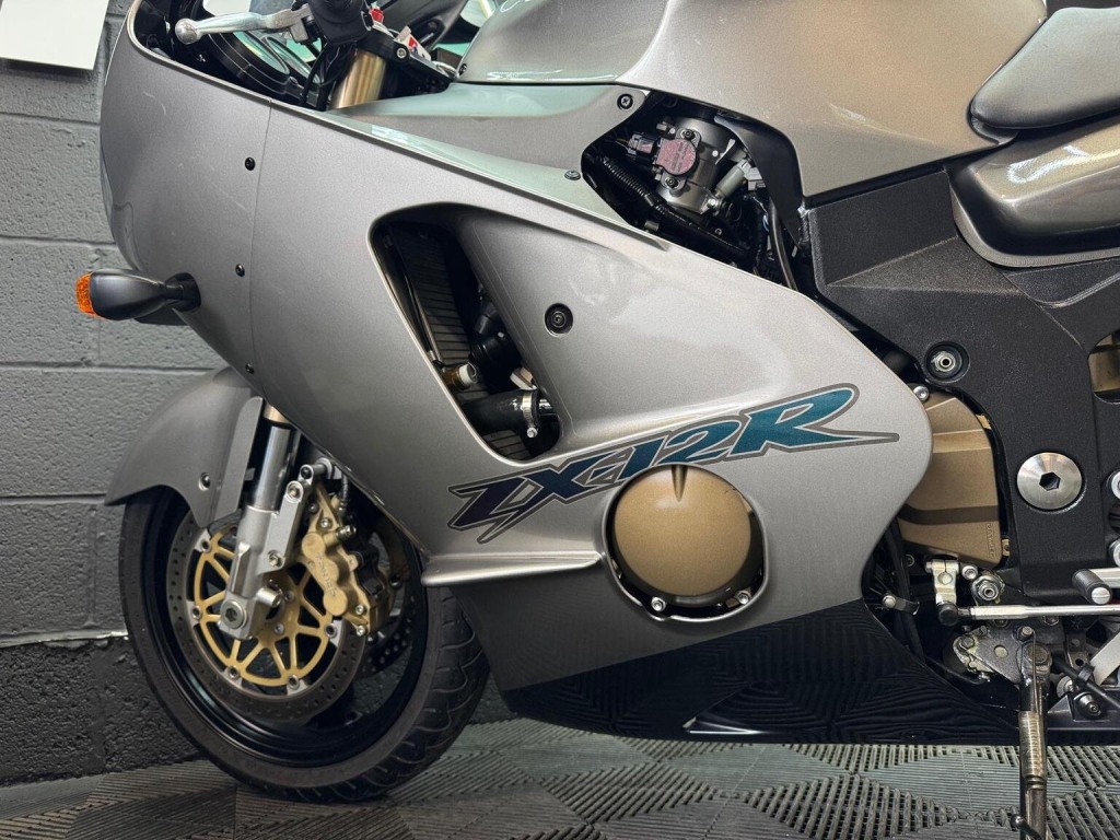 KAWASAKI ZX-12R