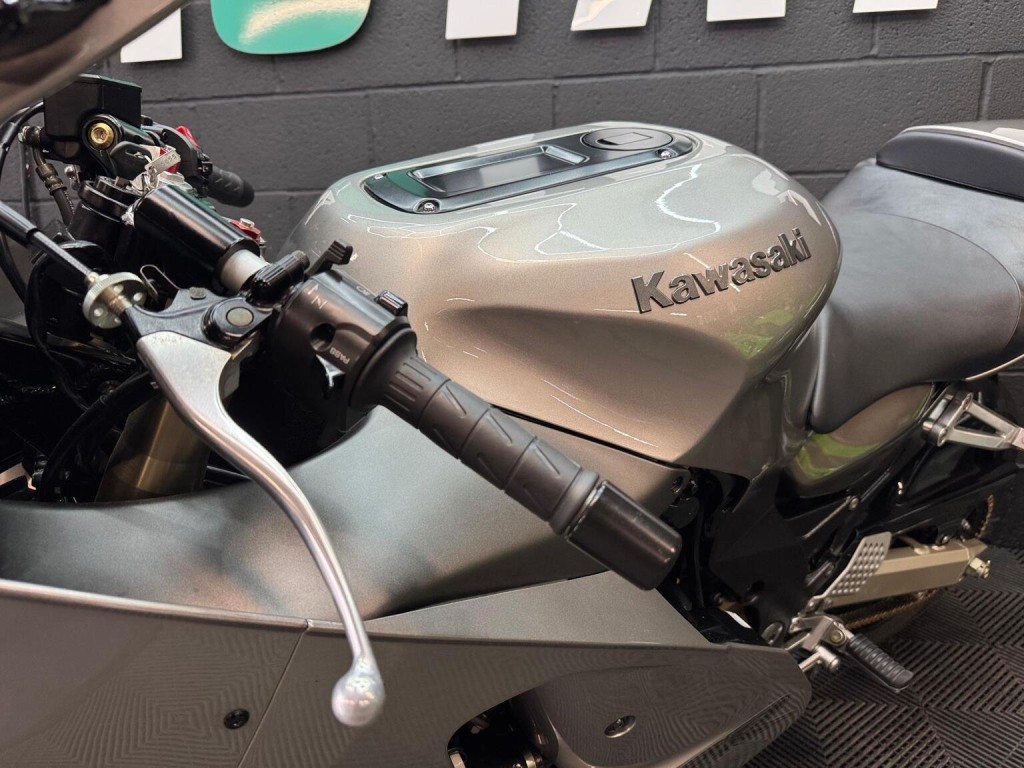 KAWASAKI ZX-12R