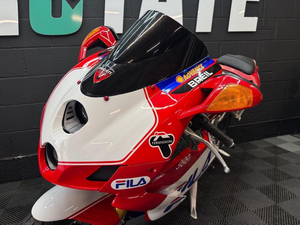 DUCATI 999