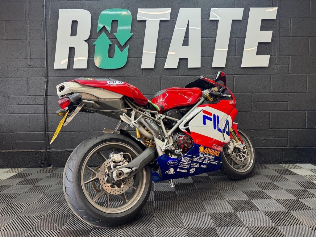 DUCATI 999