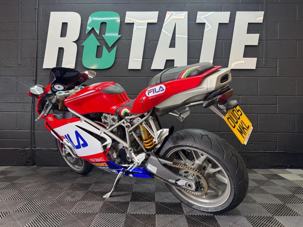 DUCATI 999