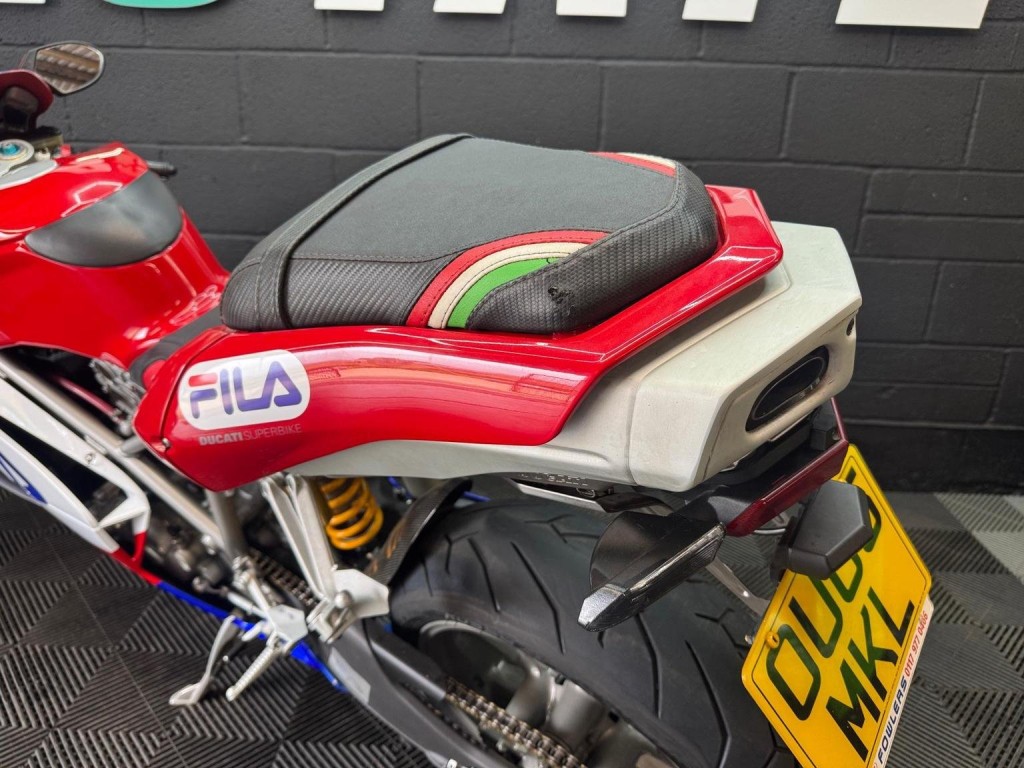 DUCATI 999
