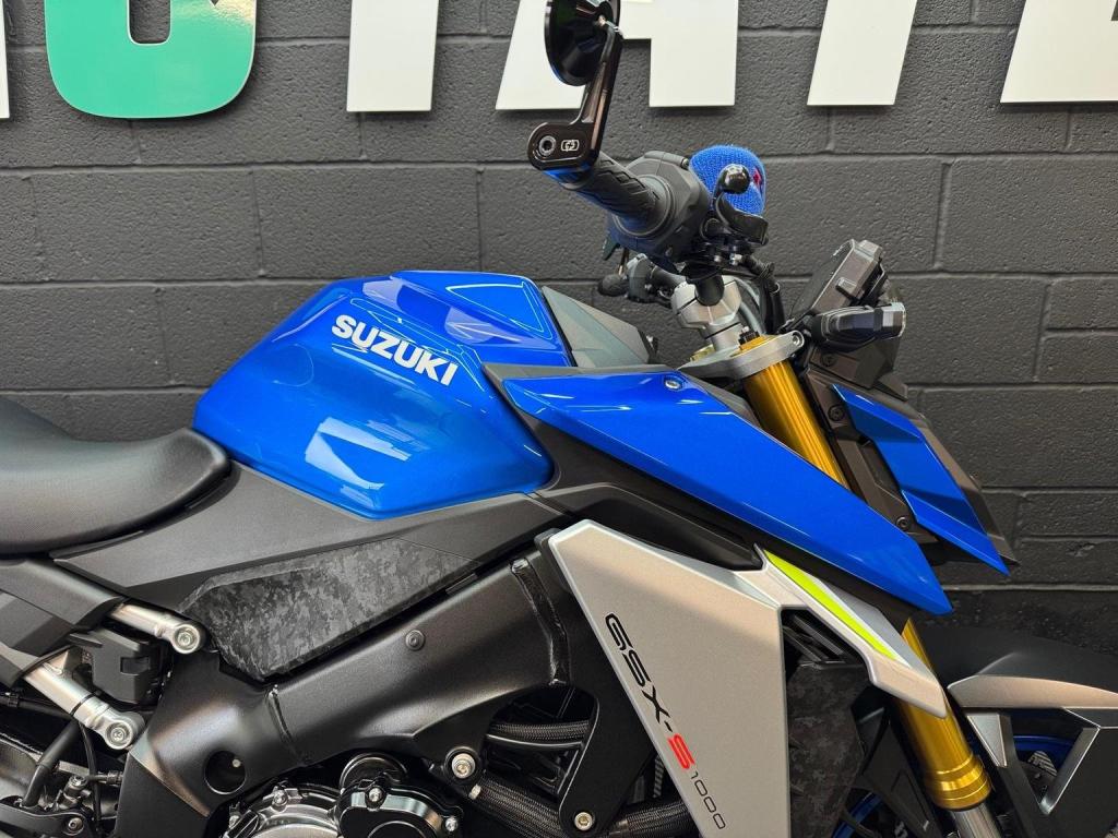 SUZUKI GSX-S1000
