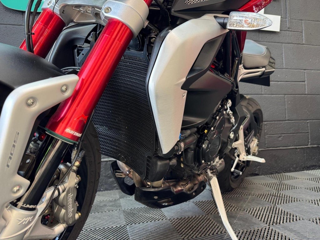 MV AGUSTA BRUTALE 800