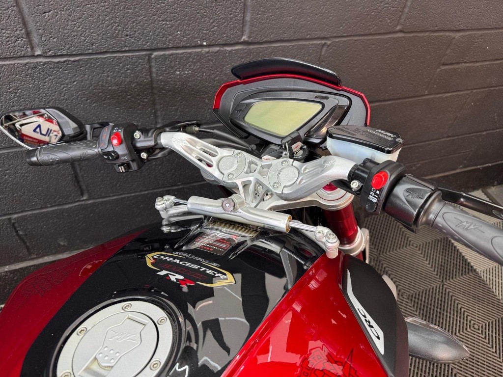 MV AGUSTA BRUTALE 800