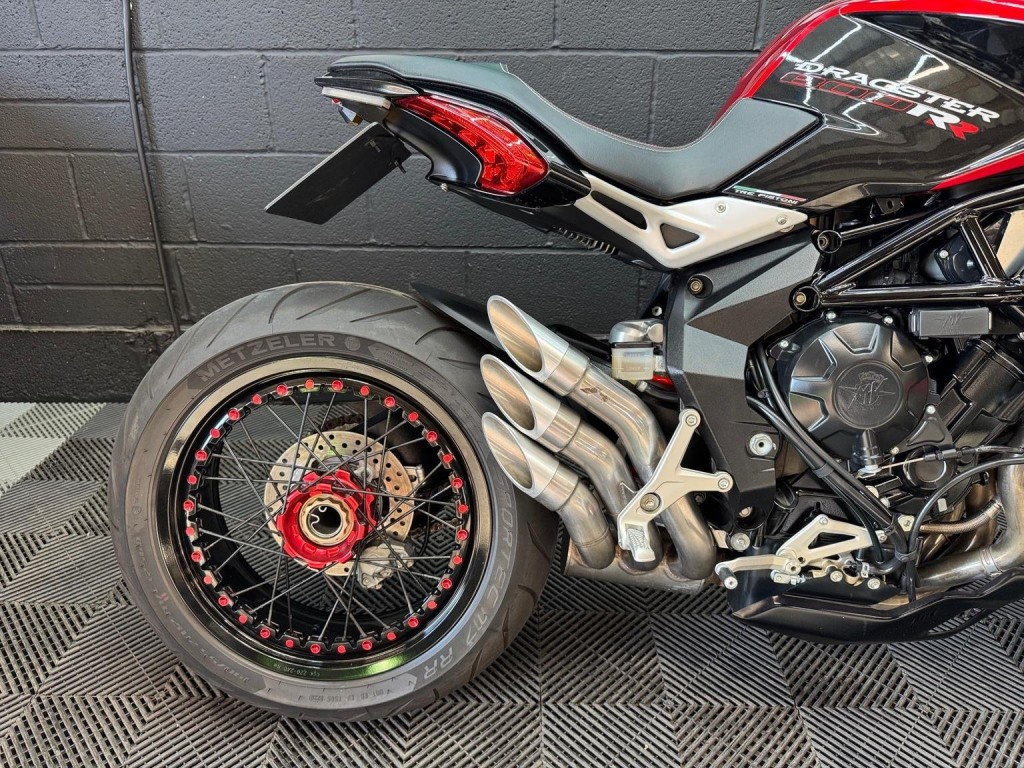 MV AGUSTA BRUTALE 800