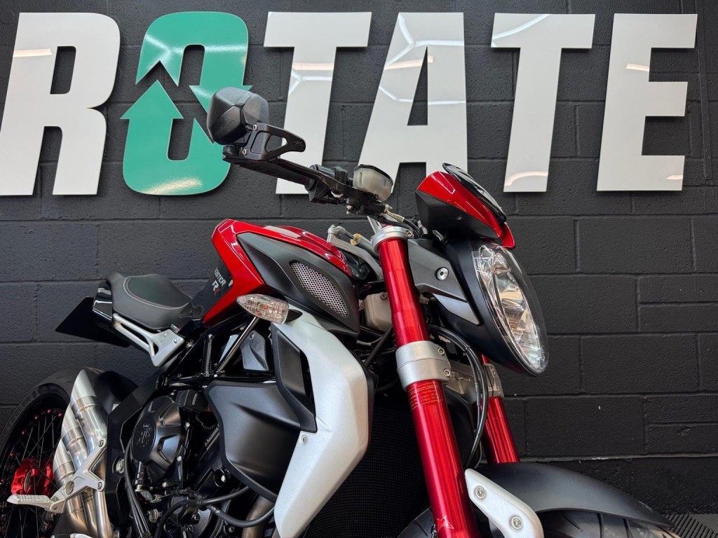 MV AGUSTA BRUTALE 800